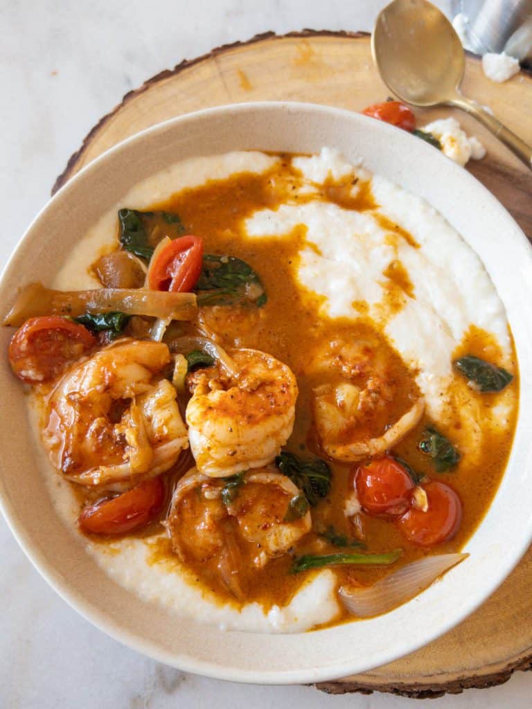 shrimp and grits in a bowl