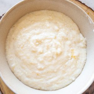 creamy grits in a serving bowl
