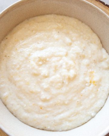 creamy grits in a serving bowl