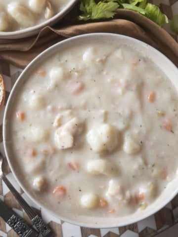bowl of creamy chicken and gnocchi soup