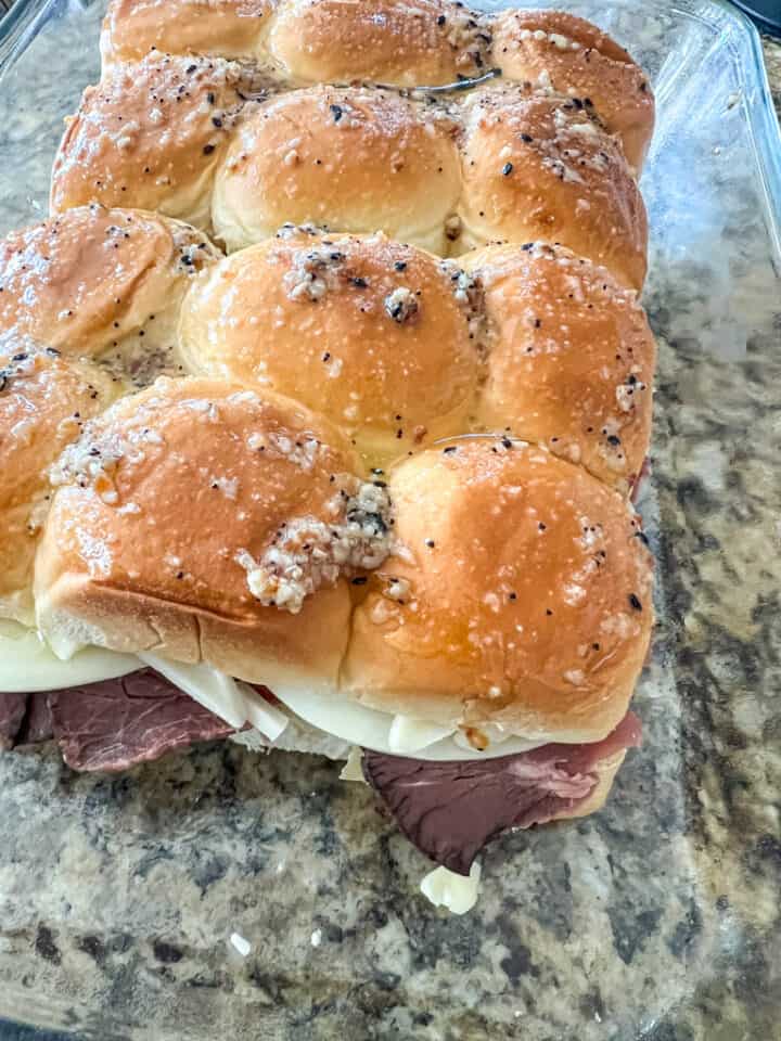 Roast Beef Sliders (with Au Jus Dipping Sauce) Razzle Dazzle Life