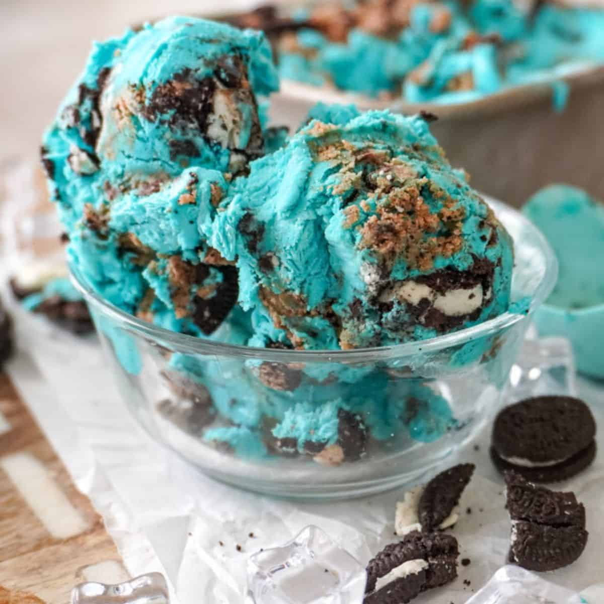 Cookie Monster Ice Cream – Like Mother, Like Daughter