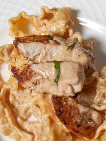 plated blackened chicken alfredo