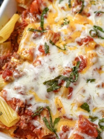 close up view of baked rigatoni pasta